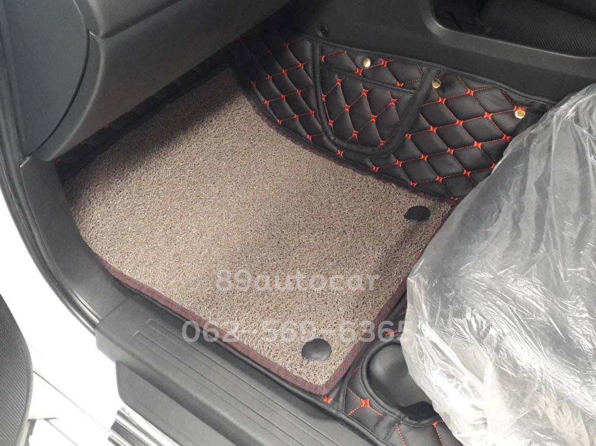 พรมรถยนต์ Mitsubishi Pajerosport 2022 ปูพรม7D สีดำด้ายแดง + ไวนิลดักฝุ่นสีน้ำตาล เต็มคัน