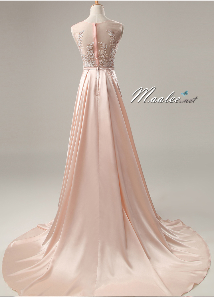 พร้อมส่ง ชุดราตรียาว สีชมพู (สีเนื้อ) ปักลูกไม้แต่งเลื่อม ด้านหลังเป็นแบบซีทรู กระโปรงผ้าซาติน ชายยาว