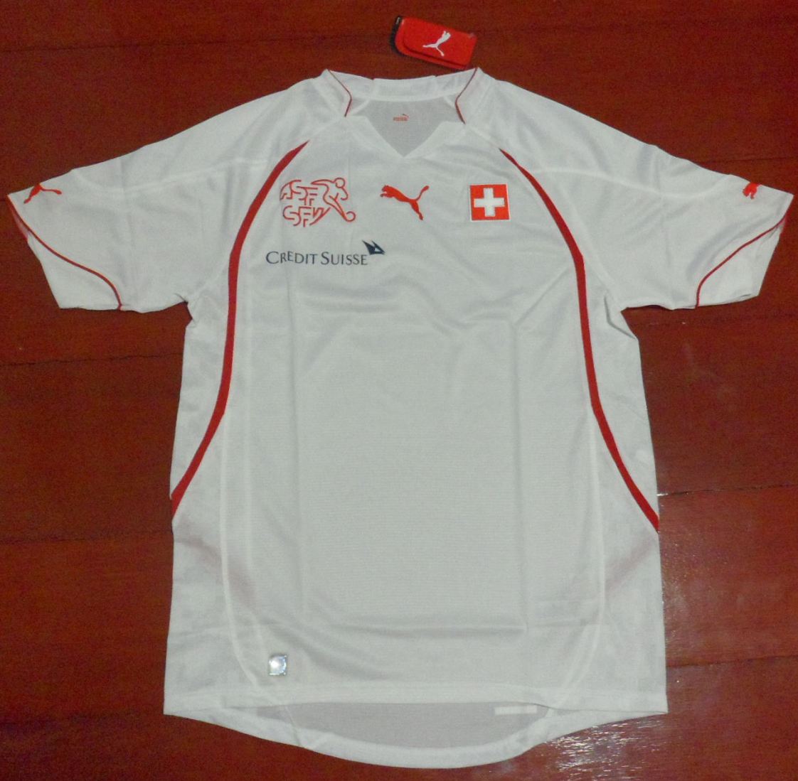 เสื้อฟุตบอล ทีมชาติสวิตเซอร์แลนด์ ชุดเยือน ชุดลุยศึกฟุตบอลโลก 2010 ใหม่ M-Size / SWITZERLAND Football Shirt Away Kit World Cup 2010 Jersey NEW M-Size