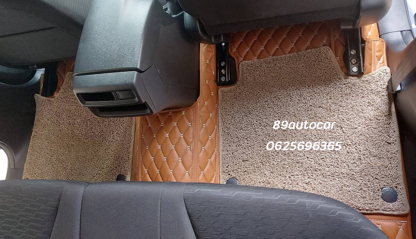 พรม7D Isuzu D-Max 4 ประตู 2022 ปูพรมสีน้ำตาลเข้ม เสริมด้วยพรมดักฝุ่นสีครีม