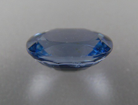 Blue Sapphire พลอยดิบ (ไม่เผา) Unheated ธรรมชาติ100% ความสะอาด IF-VVS ขนาดพลอย 5.02x7.09x3.47 mm. น้ำหนักพลอย 1.107 ct. ราคาโทรถาม
