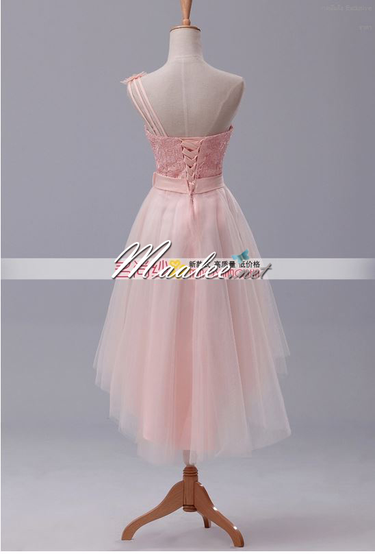 พร้อมเช่า ชุดราตรีสั้น สีโอโรส ไหล่เฉียง แต่งลูกไม้ กระโปรงหน้าสั้นหลังยาว ชุดเพื่อนเจ้าสาว Pink-004C