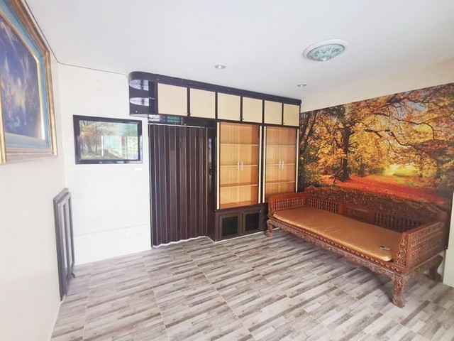 ให้เช่าทาวน์เฮ้าส์ หมู่บ้านรสริน ซอยโกสุมรวมใจ40 ขนาด 29 ตรว.พิเศษแอร์ 5 ตัว เฟอร์ Built in