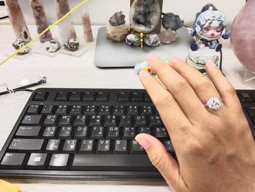 BR401+++แหวนชูขนาดเกือบ 3 กะรัต+++เรียบ หรูหรา สวยมากๆๆๆ เพชรแวววาว เหมือนจริงมากๆเล่นไฟสุดๆ วงนี้ต้องมีไว้นะคะ แบบยอดนิยม ไม่ตกtrend ค่ะ