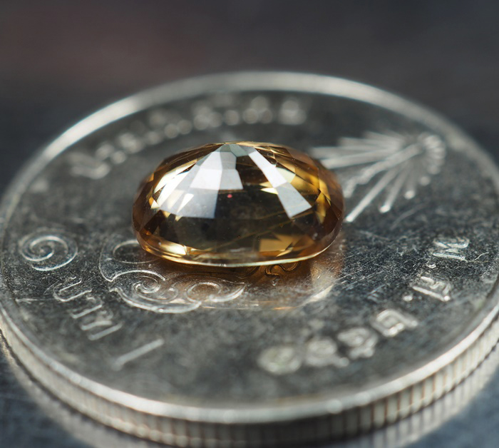 เพทายกัมพูชา 1.92 กะรัตทรงสวย