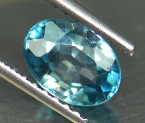 เพทายสีฟ้าน้ำทะเล (Zircon) 1.35 กะรัต (0553)