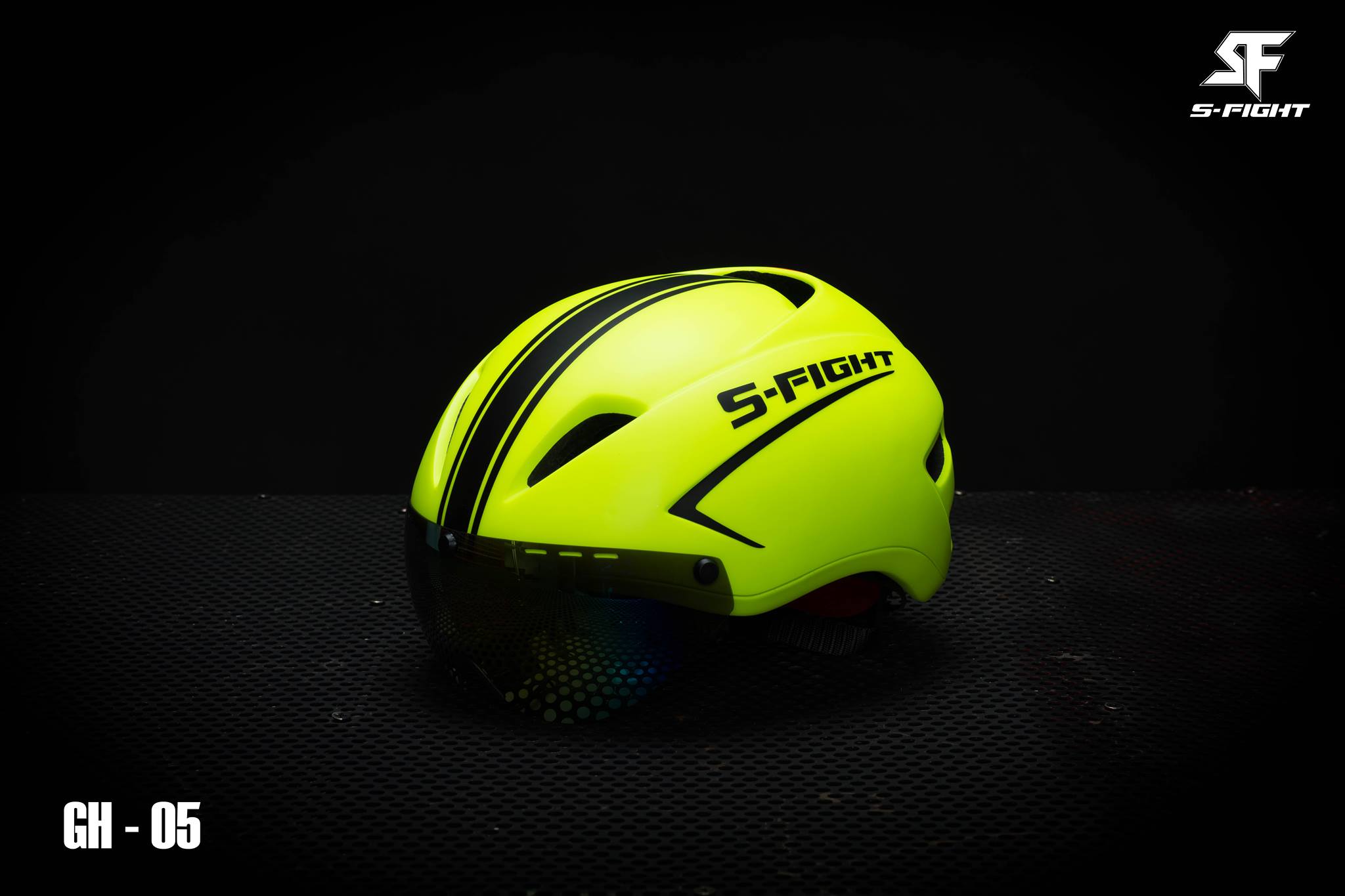 หมวก S-Fight AERO HELMET, GH-05 รอบศรีษะ 54-58 cm มีแว่นในตัว แว่นเป็นแบบแม่เหล็ก ถ้าไม่ใช้พลิกแว่นเก็บได้