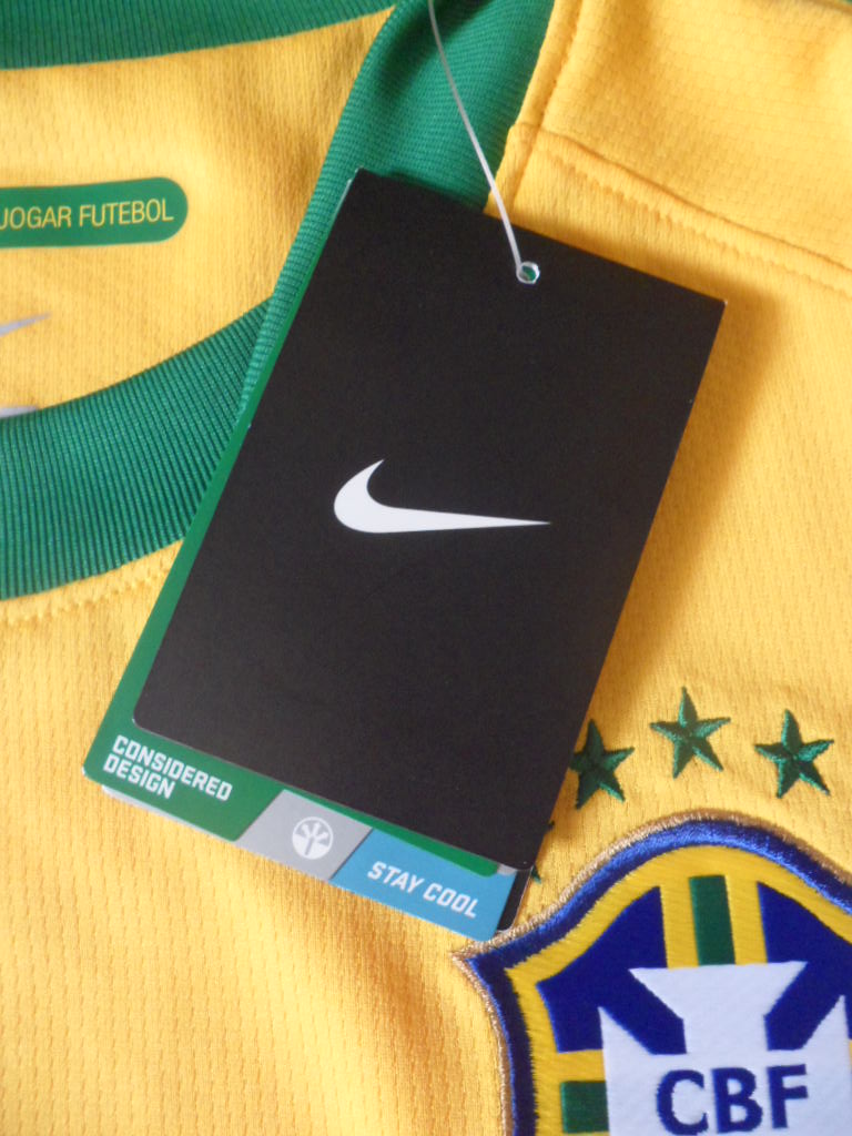 เสื้อฟุตบอล ทีมชาติบราซิล ชุดเหย้า ชุดลุยศึกฟุตบอลโลก 2010 ใหม่ L-Size / BRAZIL Football Shirt Home Kit World Cup 2010 Jersey NEW L-Size