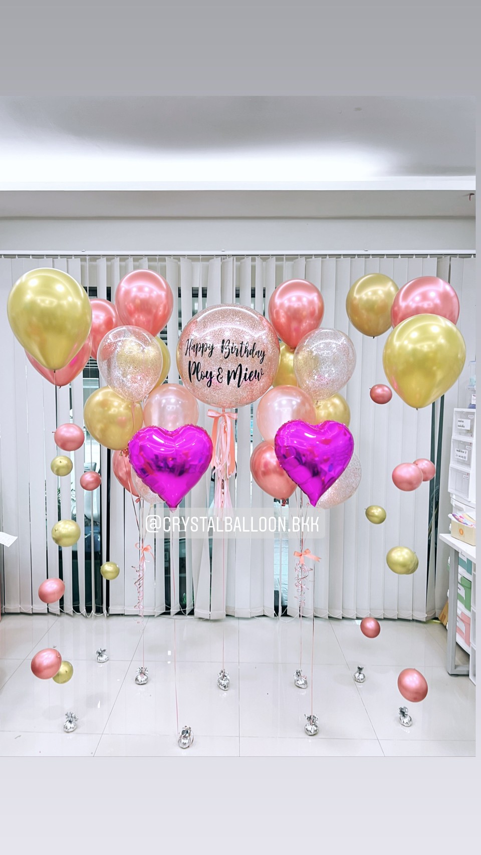 ลูกโป่ง วันเกิด Bubble ขนาด 24" สีโรสโกล พร้อม ช่อลูกโป่ง ช่อ 7 ลูก 2 ช่อ,ลูกโป่งใส ใส่กลิตเตอร์,ลูกโป่งฟองอากาศ 6 เส้น,ฟอยล์หัวใจ 18" 2 ชิ้น วางเดี่ยว พร้อมตกเเต่ง สามารถเปลี่ยนสีลูกโป่ง/เปลี่ยนข้อความ/เปลี่ยนขนาดได้