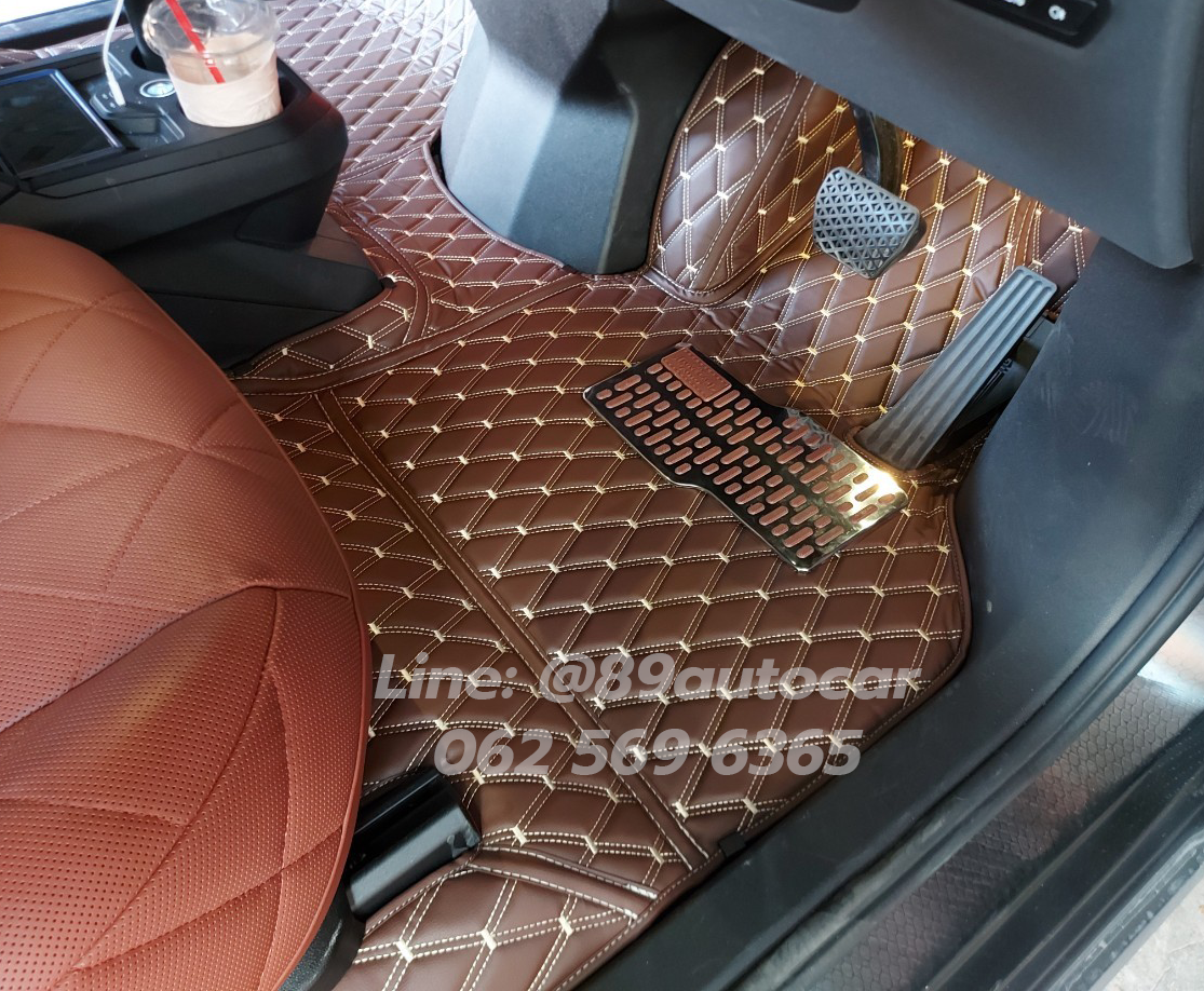 พรมรถยนต์ BMW IX40 (บีเอ็มดับเบิลยู ไอเอ็กซ์) ปูพรมvvip สีกาแฟด้ายทอง ในห้องโดยสาร