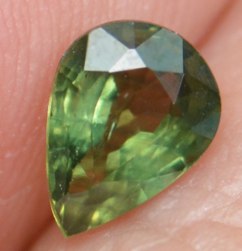 พลอยมรกตบางกะจะ 0.60 กะรัตพลอยไทย