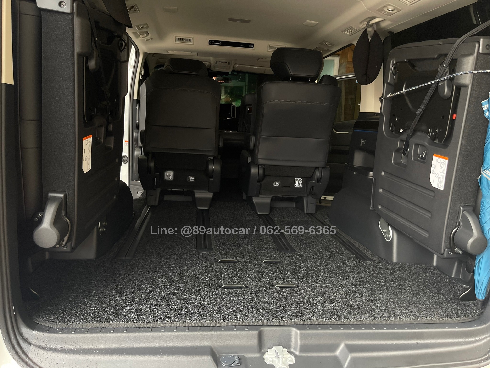 พรมดักฝุ่นรถยนต์ Toyota Majesty 2024 ปูพรมไวนิลดักฝุ่น สีดำขอบดำ