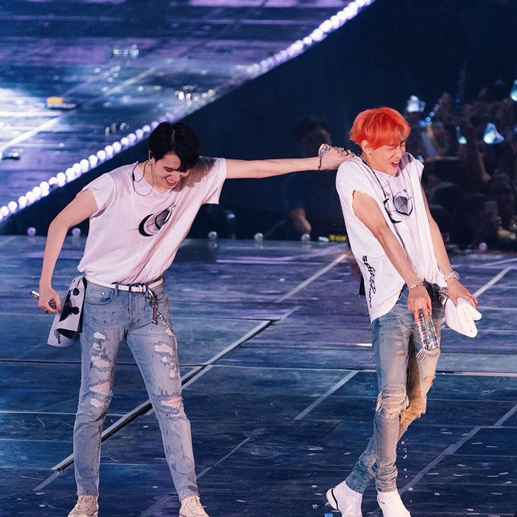 เสื้อยืด (T-Shirt) GOT7 2019 WORLD TOUR KEEP SPINNING (ver.2)