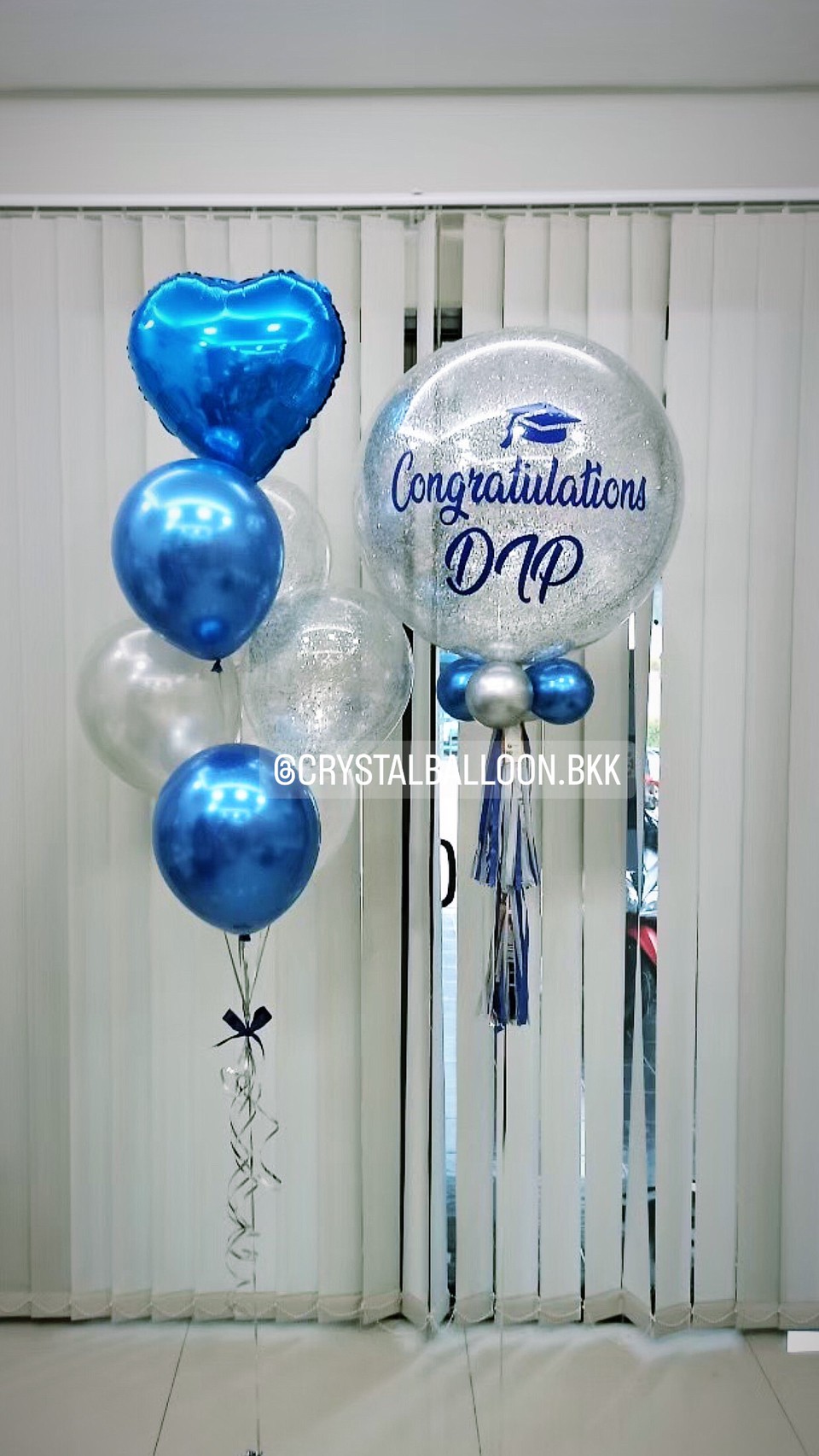 ลูกโป่ง รับปริญญา Bubble ขนาด 24" Theme สีฟ้า พร้อม ช่อลูกโป่ง ฟอยล์หัวใจ ขนาด 18" 1 ช่อ พร้อมตกแต่ง สามารถเปลี่ยนสีลูกโป่ง/เปลี่ยนข้อความ/เปลี่ยนขนาดได้
