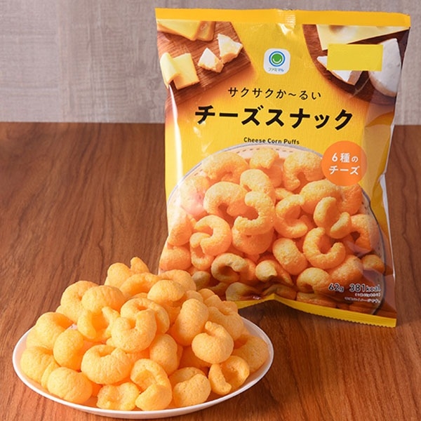 ขนม Familymart ญี่ปุ่น corn puffs รส cheese 62 g.