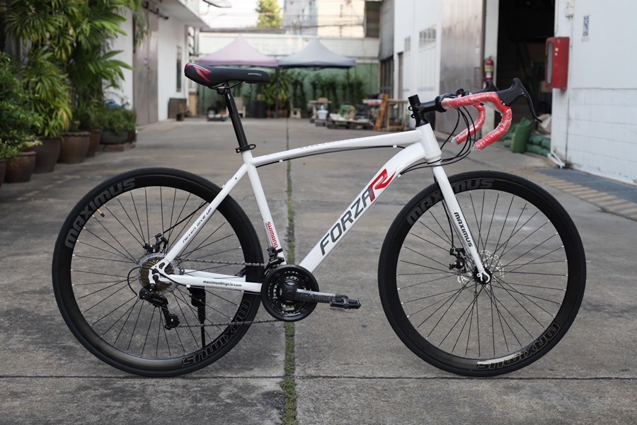 จักรยานเสือหมอบ MAXIMUS รุ่น FORZA-R ชุดเกียร์ SHIMANO 21SP เฟรมเหล็ก แข็งแรงทนทาน