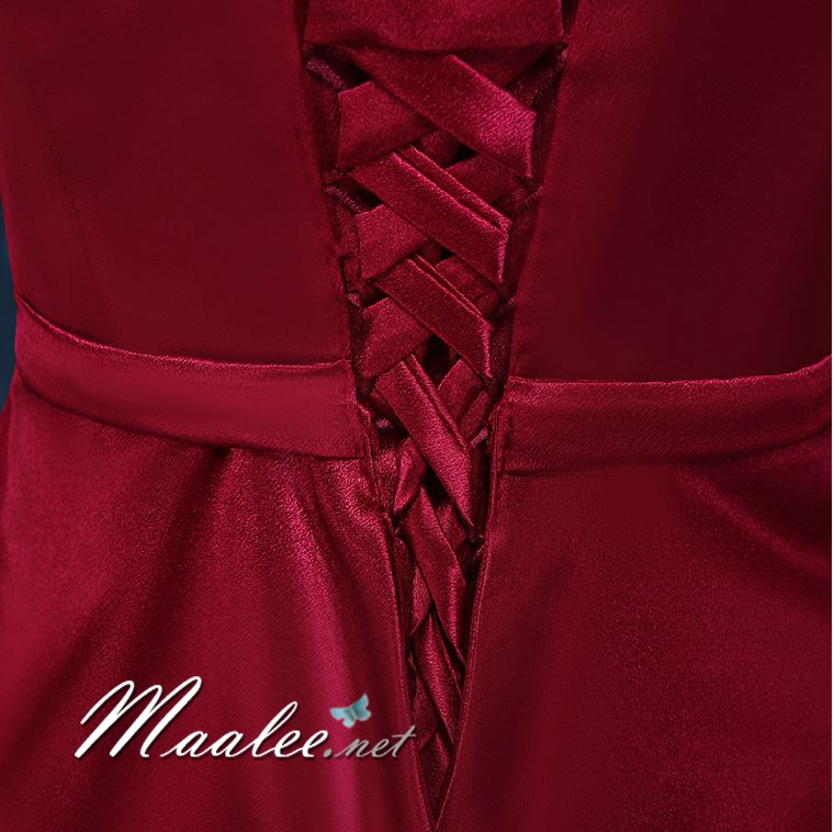 พร้อมเช่า ชุดราตรียาว แขนกุด ทรงหางปลา แต่งระบายช่วยพรางหน้าทอง มาพร้อมเข็มกลัดหรู สีแดง (เชือกผูกหลัง)