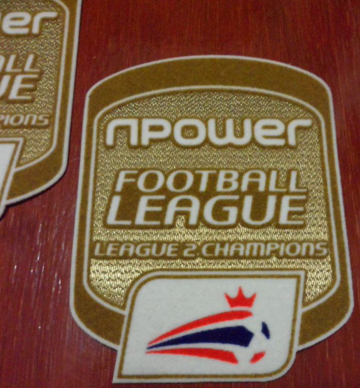 อาร์มสัญลักษณ์ฟุตบอล การแข่งขันฟุตบอลอิงลิช ฟุตบอล ลีก (อีเอฟแอล) - LEAGUE TWO CHAMPIONS 2009/10 PLAYER SIZE ใหม่ / ENGLISH FOOTBALL LEAGUE (EFL) National Football League PLAYER SIZE Football Patch/Badge - LEAGUE TWO CHAMPIONS 2009/10 NEW
