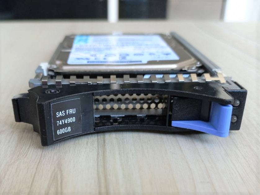 74Y4900 IBM 600 GB Hot-swap HDD 2.5 SAS 6Gbs.