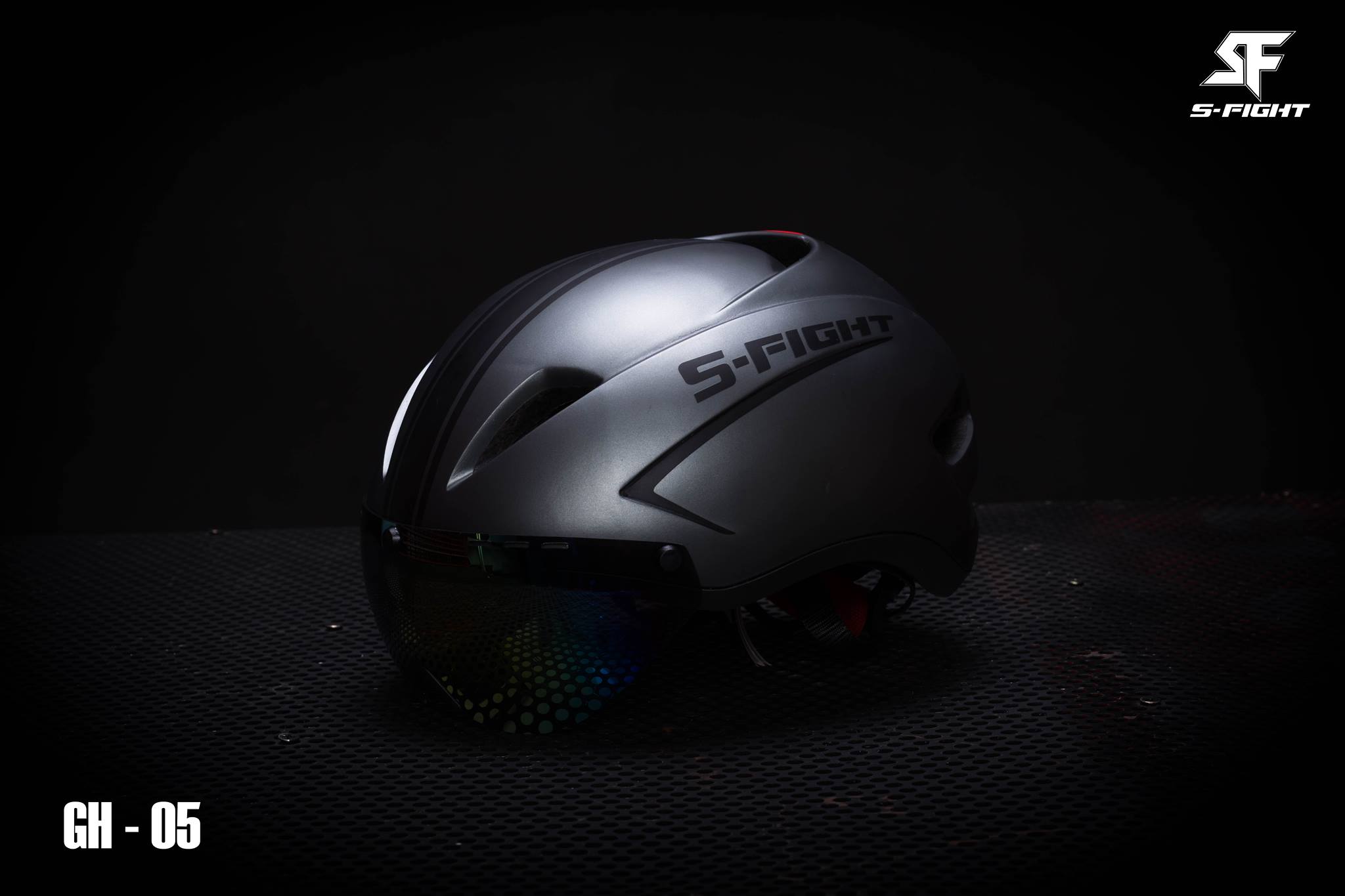 หมวก S-Fight AERO HELMET, GH-05 รอบศรีษะ 54-58 cm มีแว่นในตัว แว่นเป็นแบบแม่เหล็ก ถ้าไม่ใช้พลิกแว่นเก็บได้