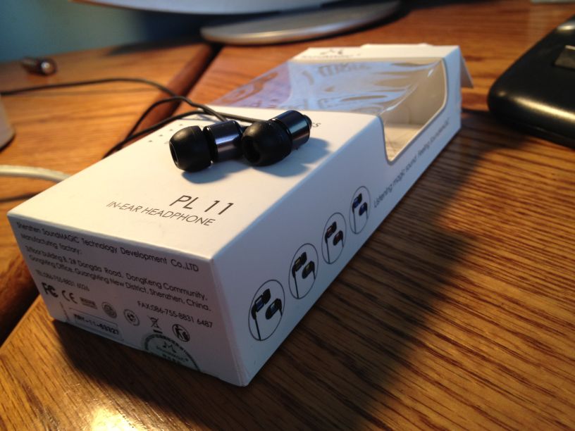 ขาย หูฟัง Soundmagic PL11 หูฟังพลังเบส 2 รางวัลการันตี Trustreview และ นิตยสารStuff 5ดาวเต็ม บอดี้เหล็กไหล โดดเด่นทั้งเบส และ รูปร่างสะดุดตา ในราคาสามัญชน