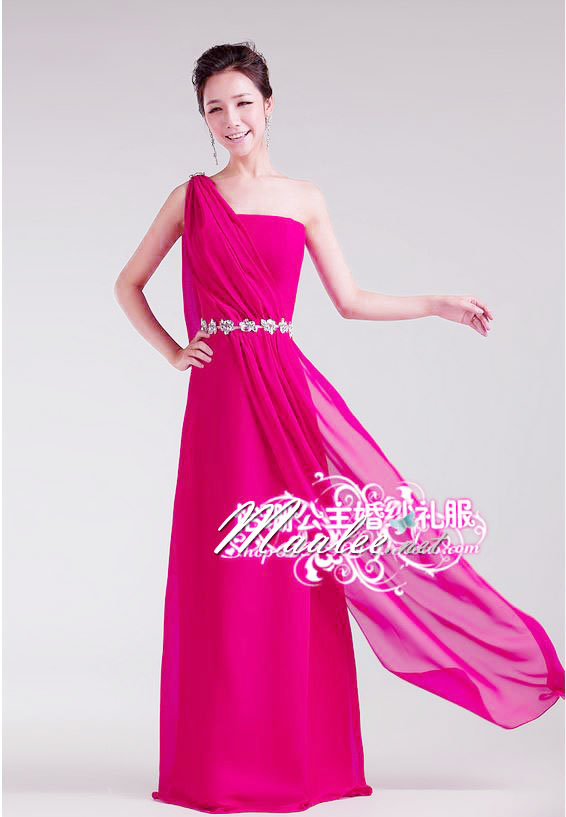 พร้อมส่ง ชุดราตรียาว ไหล่เดียว สีชมพู Hot pink จับเตรปสไตล์กรีก คาดคริสตัลช่วงเอว