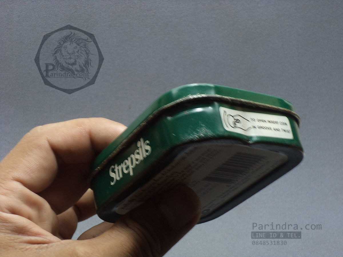 กล่องเหล็ก Strepsils รุ่นเก่า สีเขียวเข้ม ปี 1998 #S446