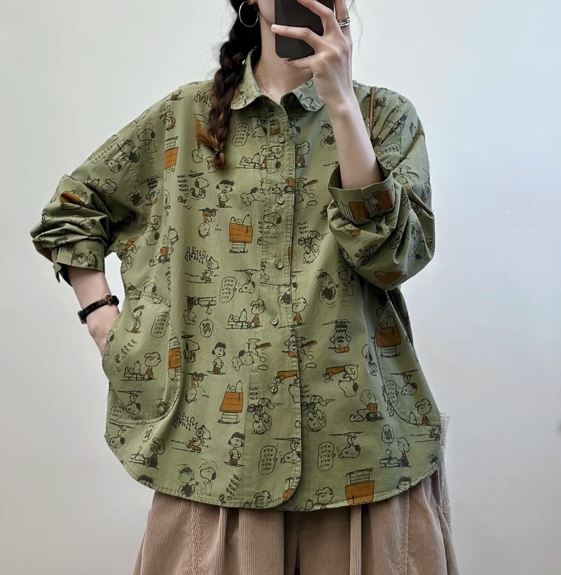 เสื้อเชิ้ตโอเวอร์ไซส์ลายsnoopy แต่งกระเป๋าข้าง