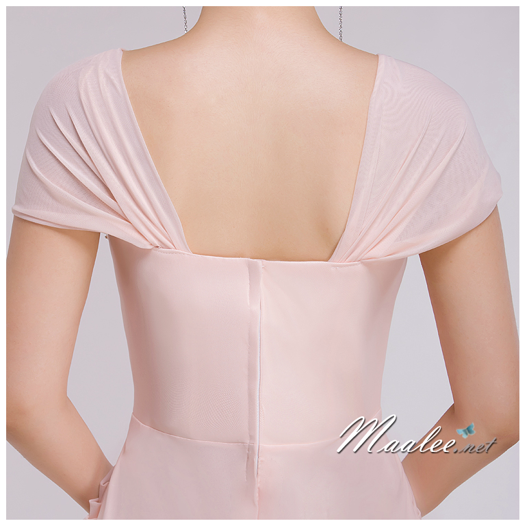 พร้อมเช่า ชุดราตรียาว สีชมพู ปิดไหล่ได้สองแบบ เนื้อผ้าทิ้งตัวสวย แต่งเลื่อม อกและเอว