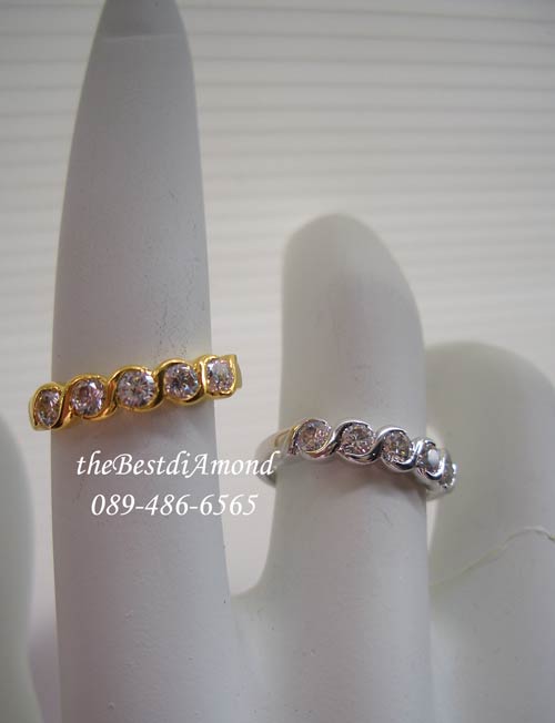 BR962RD+++แหวนเกลียวล็อค 5 เม็ด+++แหวนแถวงามๆอีกแบบ โชว์เพชรขนาด 12 ตัง จำนวน 5 เม็ด แวววาวมากๆๆ ใส่ติดนิ้วได้ทุกโอกาส