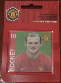 แม่เหล็กติดตู้เย็น ฟุตบอล สโมสรแมนเชสเตอร์ ยูไนเต็ด - #10 รูนี่ย์ HOME KIT 2007/09 ใหม่ / MANCHESTER UNITED Football Club Magnet - #10 ROONEY HOME KIT 2007/09 NEW