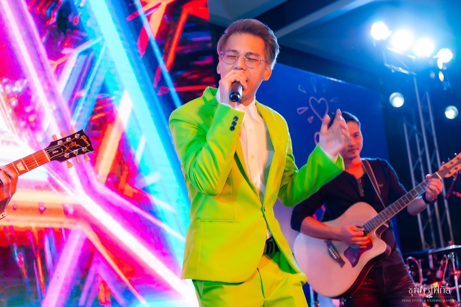 พร้อมเช่า ชุดสูทชาย สีเขียวอ่อน สไตล์เกาหลี (ไม่มีเสื้อกั๊ก)