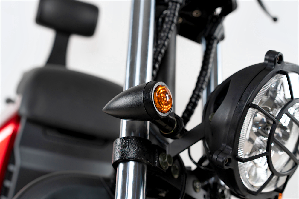 มอเตอร์ไซค์ไฟฟ้า SMADA SDM-702 EEC, CITYCOCO 1500วัตต์ มอเตอร์ แบตเตอรี่ 60/20ah ล้อขนาด 10นิ้ว ความเร็วสูงสุด 45กม/ชม. วิ่งได้ 40-45กก.