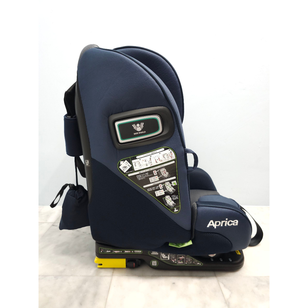 Aprica รุ่น New Formfit