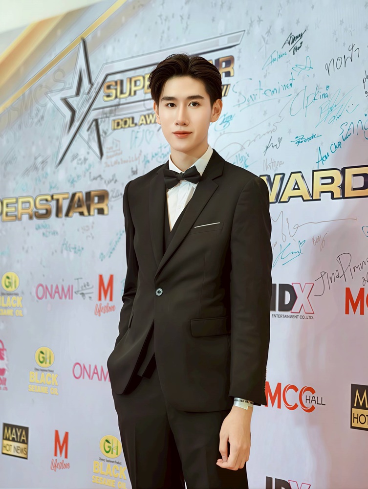 พร้อมเช่า ชุดสูทชาย สีดำ คลาสสิก รุ่นกระดุมเดียว (พร้อมเสื้อกั๊ก)