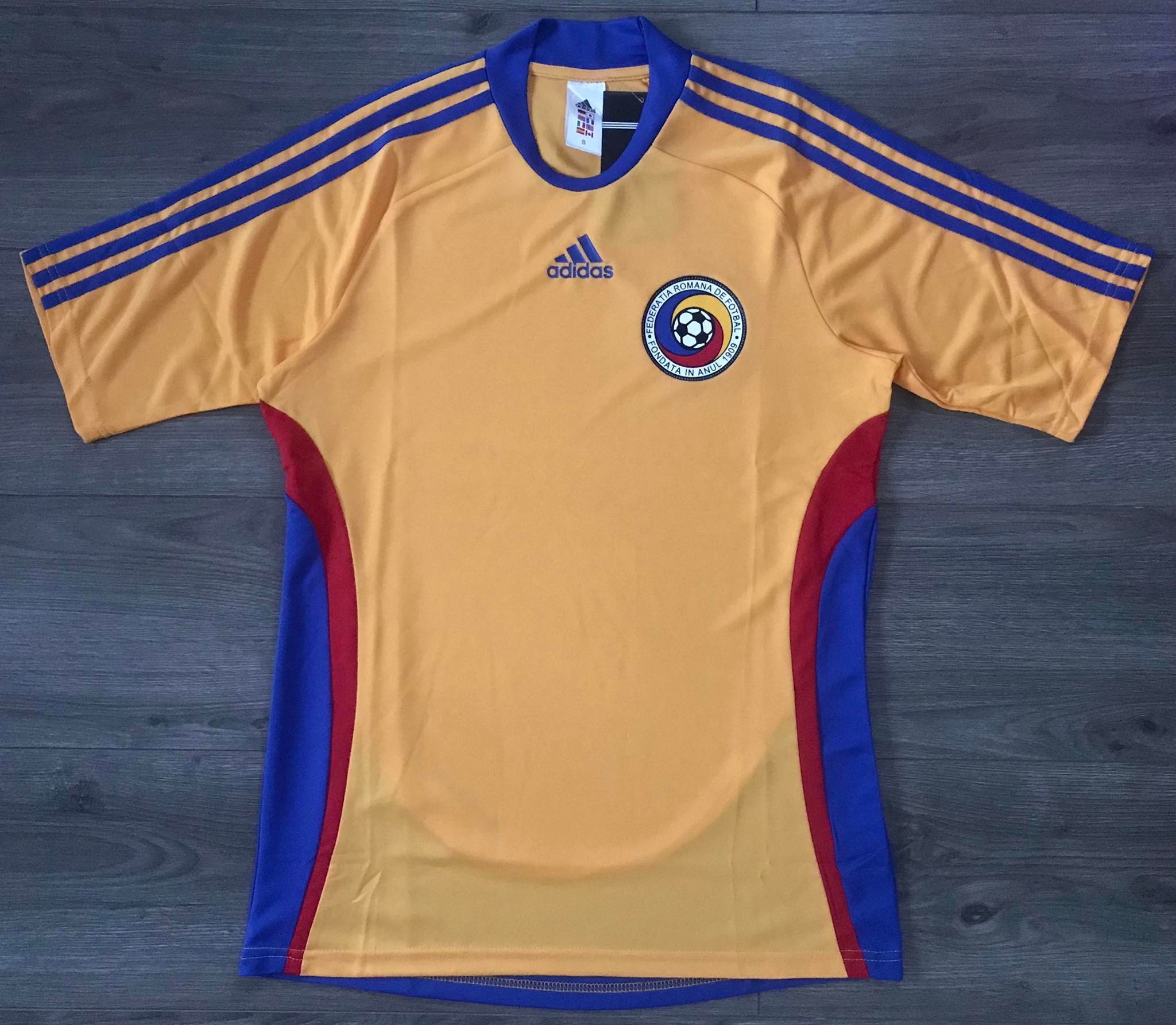 เสื้อฟุตบอล ทีมชาติโรมาเนีย Supporter Version ชุดเหย้า ชุดลุยศึกยูโร 2008 ใหม่ S-Size / ROMANIA Football Shirt Supporter Version Home Kit EURO 2008 Jersey NEW S-Size
