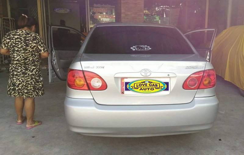 ผ้ายางปูพื้นรถยนต์ Toyota Altis หน้าหมู ลายธนูสีฟ้าขอบเขียว