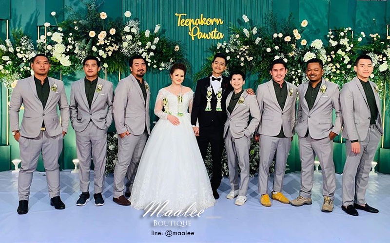 พร้อมเช่า ชุดสูทชาย สีเทาอ่อน เข้ารูป พร้อมเสื้อกั๊ก