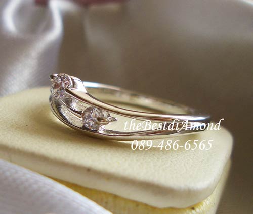 BR969RD+++แหวนน่ารัก สไตน์ Modern เพชร 2 เม็ดไม่ใหญ่มากๆๆ ใส่ได้ทุกวัยเลยค่ะ ใส่แบบเก๋ๆ เน้นหรูนิดหน่อย ใส่ได้สวยทุกนิ้ว เพชรสวยวิ๊งเหมือนกันค่ะ