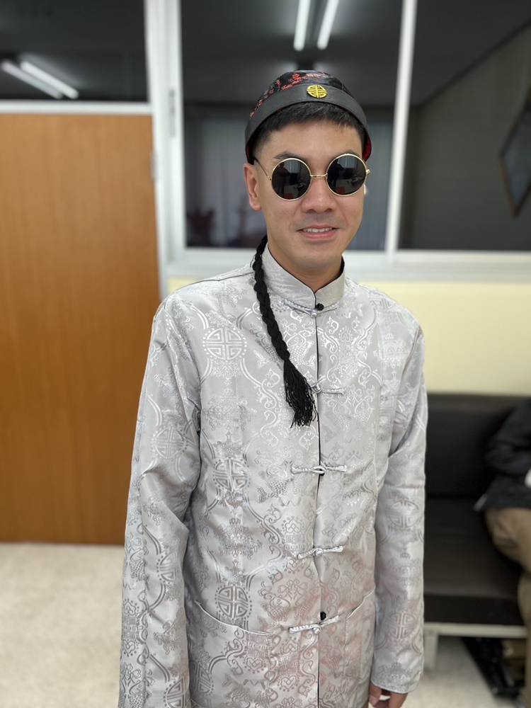 Preorder ชุดจีน ชาย เสื้อผ้าแพร สีดำ/ เทาเงิน ใส่ได้สองด้าน