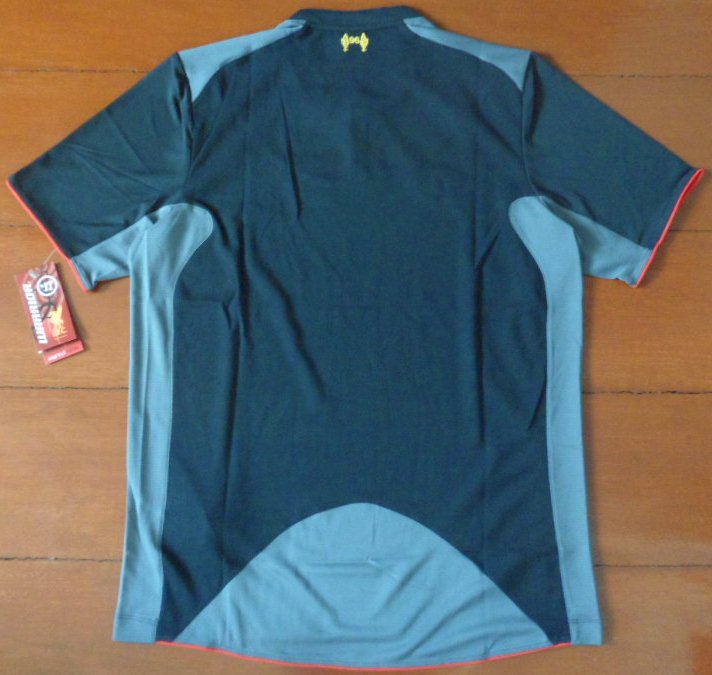 เสื้อฟุตบอล ทีมสโมสรลิเวอร์พูล ชุดเยือน 2012/13 ใหม่ M-Size / LIVERPOOL Football Shirt Away Kit 2012/13 Jersey NEW M-Size