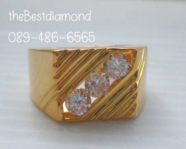 BR816+++แหวนชายเพชรCZ 3 เม็ด++ แบบยอดนิยม อยู่ได้นานไม่ล้าสมัย เพชรไม่ใหญ่ สำหรับหนุ่มๆที่ต้องการความเรียบๆแต่ดูดีมีระดับ ไม่เวอร์ ใส่ติดนิ้วได้เลยค่ะ