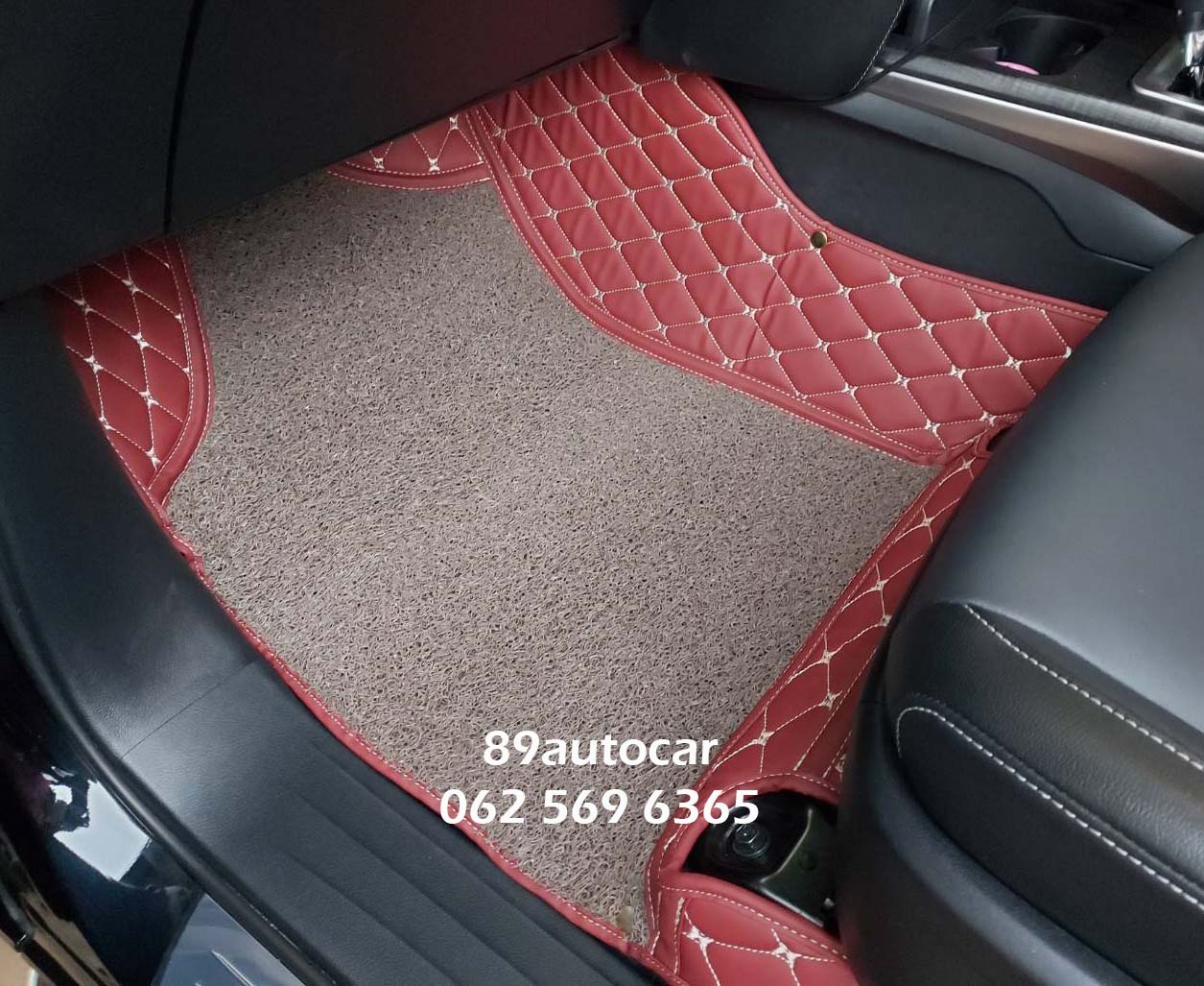 ขายพรมรถยนต์ Toyota Fortuner 2020 ปูพรม8d สีแดงไวน์เย็บติดไวนิลสีครีม