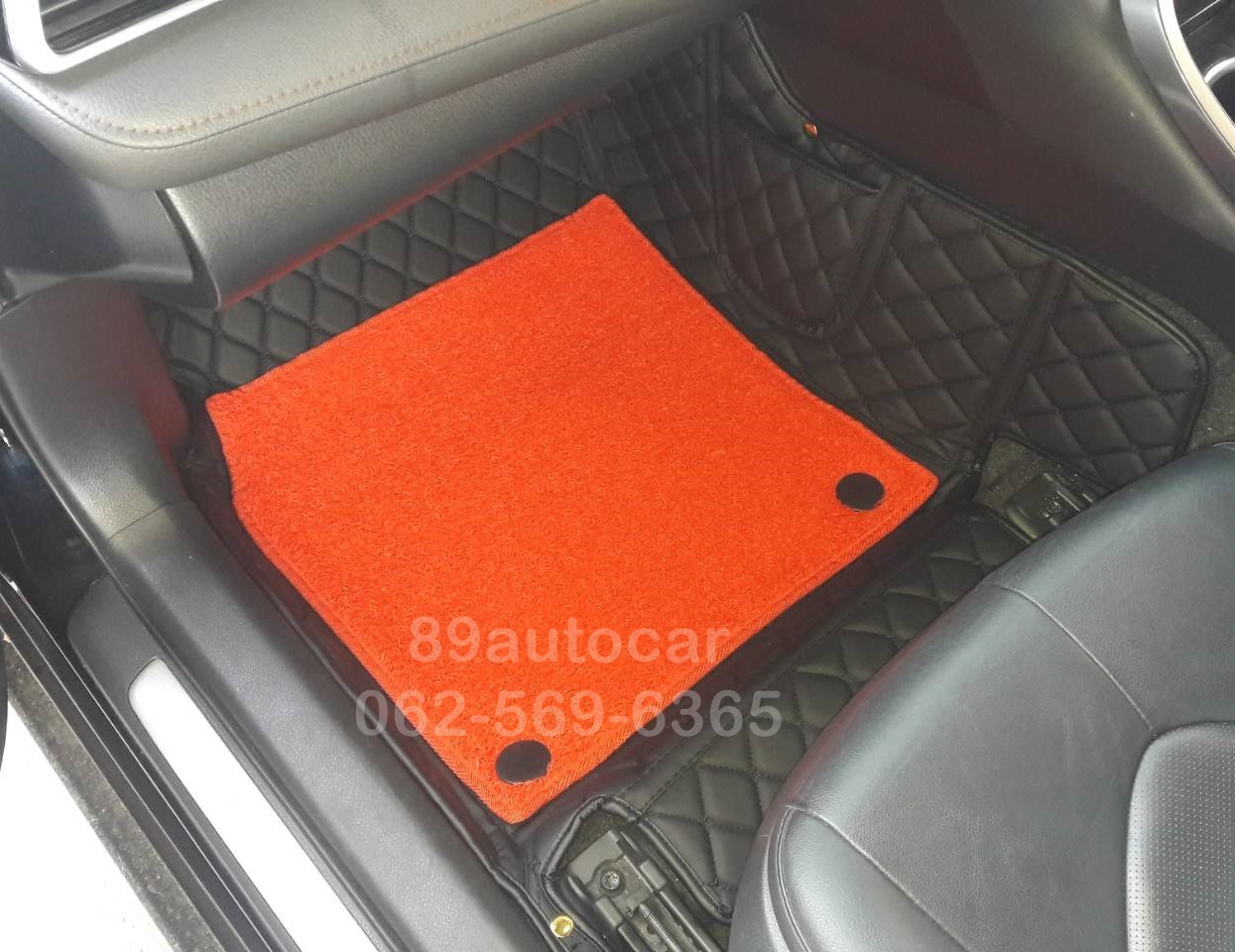 พรมปูพื้นรถยนต์ Toyota Camry 2020 ปูพรม7D สีดำล้วน + พรมไวนิลดักฝุ่นสีแดง เข้ารูป
