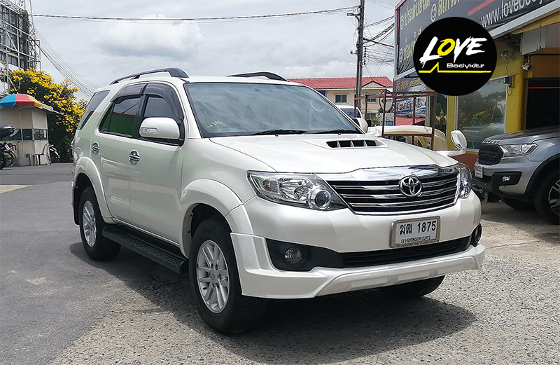ชุดแต่ง SPORTIVO V5 แบบไม่ครอบไฟตัดหมอก : Fortuner 2012-2014