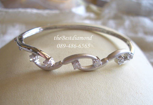 BL011RD+กำไลเพชรตัว S เพชร 6 เม็ด+กำไลน่ารักๆๆ ดูเป็นรูป s หรือ เกลียวก็ได้ โดยแต่ละเกลียวฝังเพชร 2 เม็ด ชุปงานซาตินผสมงานทองเงาๆ ดีไซน์สวย ไม่เวอร์