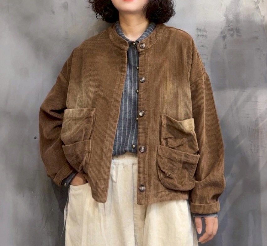 แจ็คเก็ตผ้าลูกฟูกแต่งกระเป๋าทรงโอเวอร์ไซส์