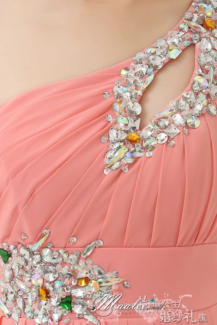 พร้อมเช่า ชุดราตรียาว ไหล่เดียว สีส้ม ผ้าชีฟอง แต่งเลื่อม+มุก ช่วงเนินอกและเอว