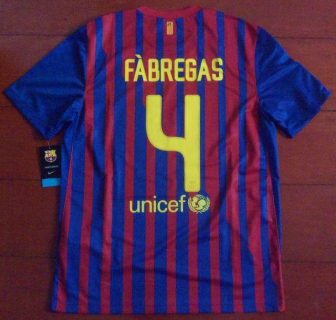 เสื้อฟุตบอล #4 ฟาเบรกาส ทีมสโมสรบาร์เซโลน่า ชุดเหย้า 2011/12 ใหม่ L-Size / #4 FABREGAS BARCELONA Football Shirt Home Kit 2011/12 Jersey NEW L-Size