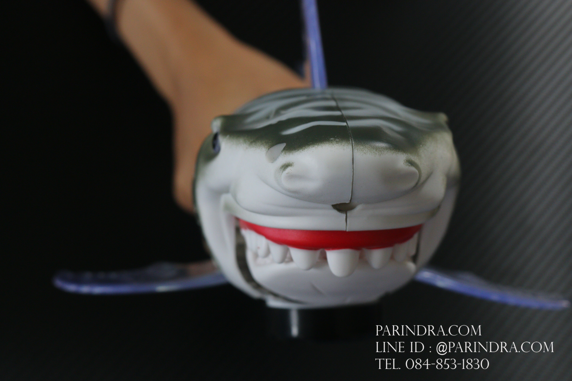 ชุดของเล่น โมเดลปลาฉลาม Crazy Shark Deep Sea วิ่งได้ มีเสียง มีไฟ หลังลาย